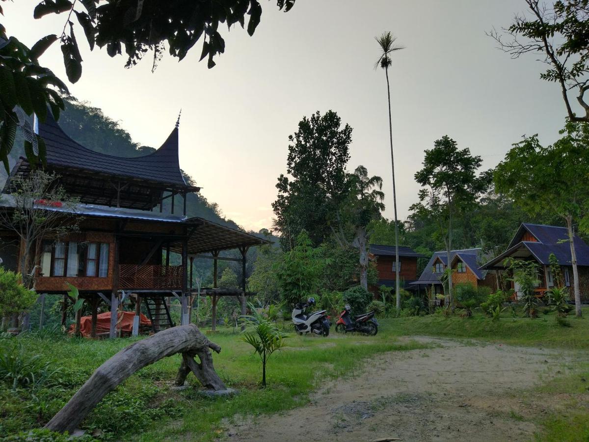 Canyon Jungle Stay Bukittinggi Extérieur photo