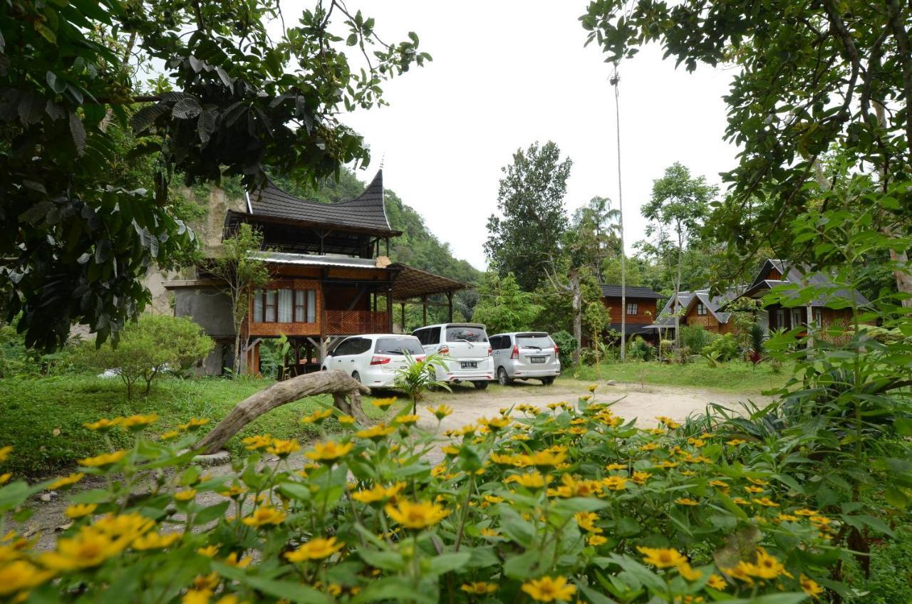 Canyon Jungle Stay Bukittinggi Extérieur photo
