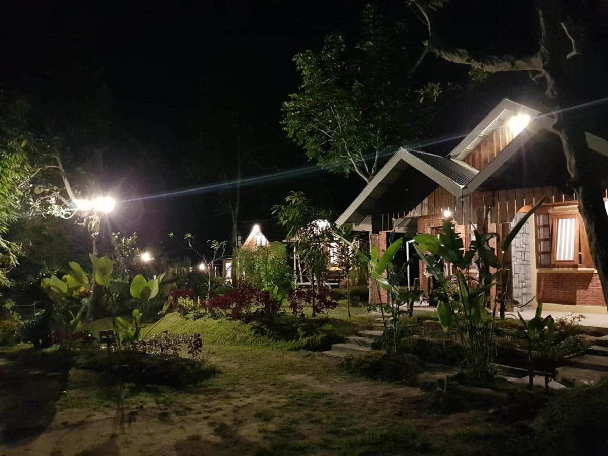 Canyon Jungle Stay Bukittinggi Extérieur photo