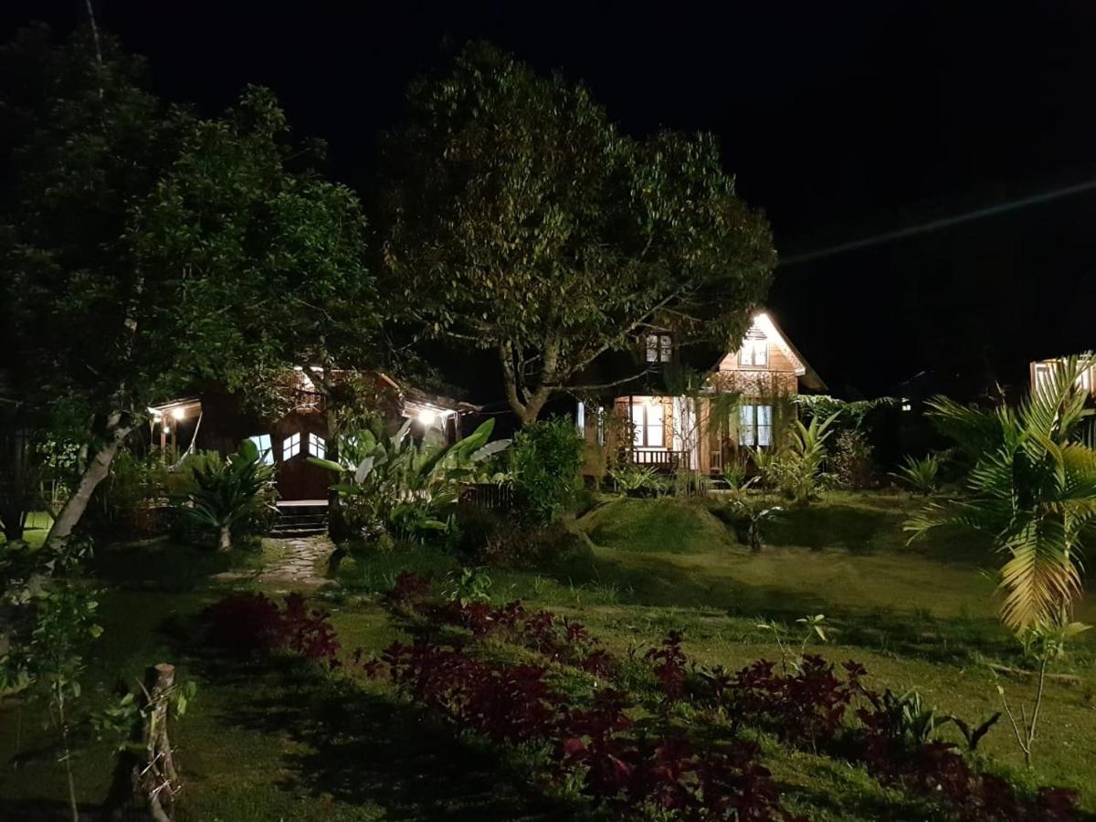 Canyon Jungle Stay Bukittinggi Extérieur photo