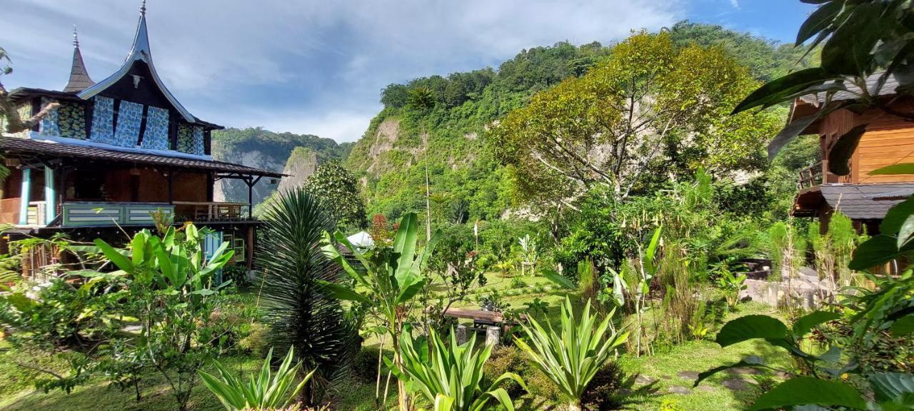 Canyon Jungle Stay Bukittinggi Extérieur photo